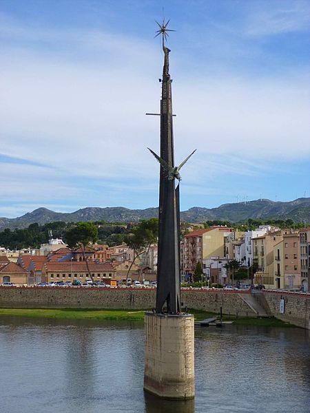 450px-tortosa_-_monumento_a_la_batalla_del_ebro_2